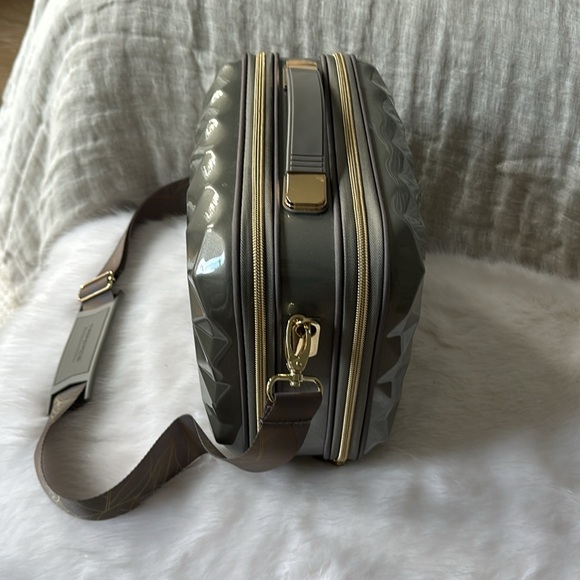 Triforce Makeup Case - Picture 8 of 12